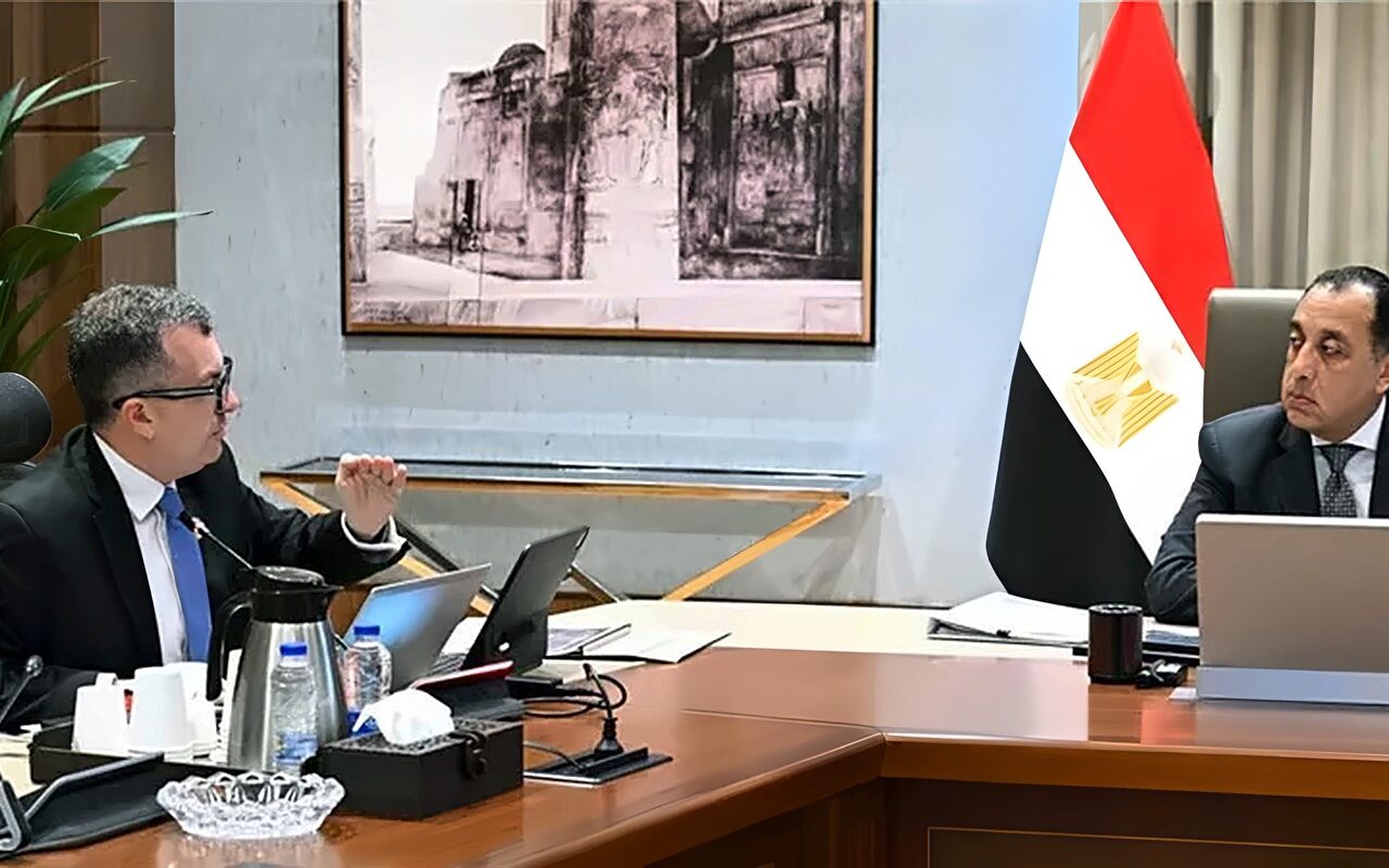 رئيس الوزراء يتابع مع وزير التخطيط والتنمية الاقتصادية أهم ملفات العمل