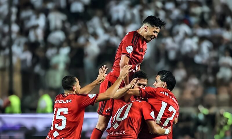حالة من الرضا داخل الأهلي بعد تألق أشرف داري أمام الزمالك
