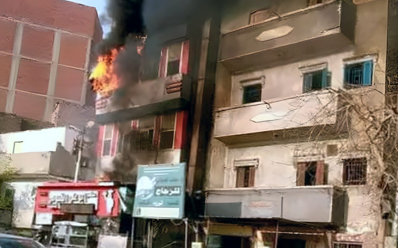 بسبب ماس كهربائي.. السيطرة على حريق في برج سكني بالفيوم