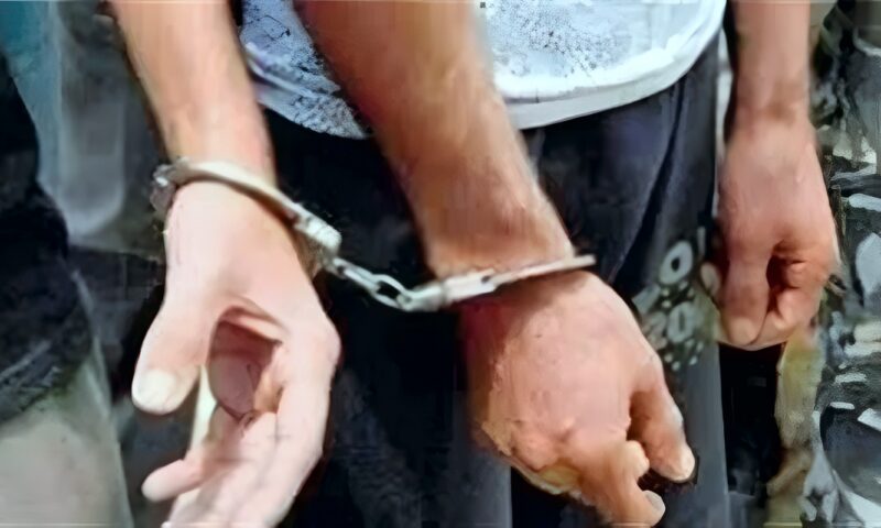 الجلوس أمام مدخل عقار يشعل مشاجرة بين سيدتين وأسرة من 5 أفراد في البساتين