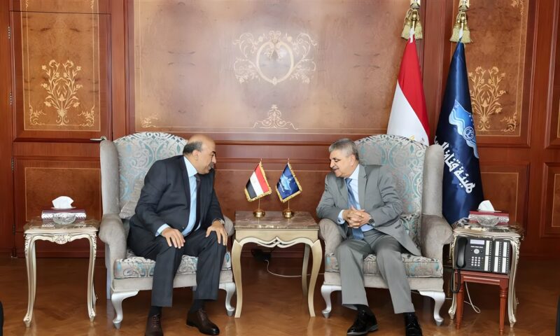 قناة السويس وبتروتريد تبحثان تعزيز التعاون المُشترك