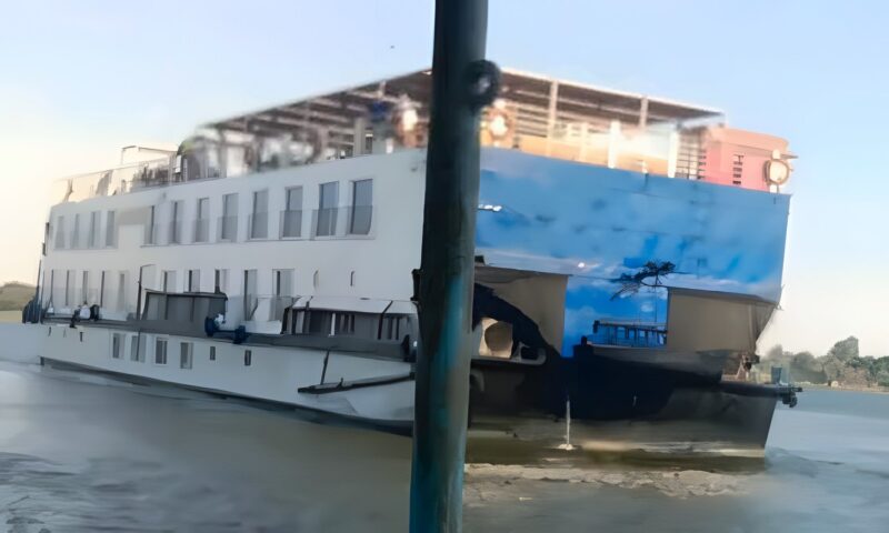بني سويف.. نجاح تحريك باخرة شاحطة في مجرى النيل بمركز ناصر