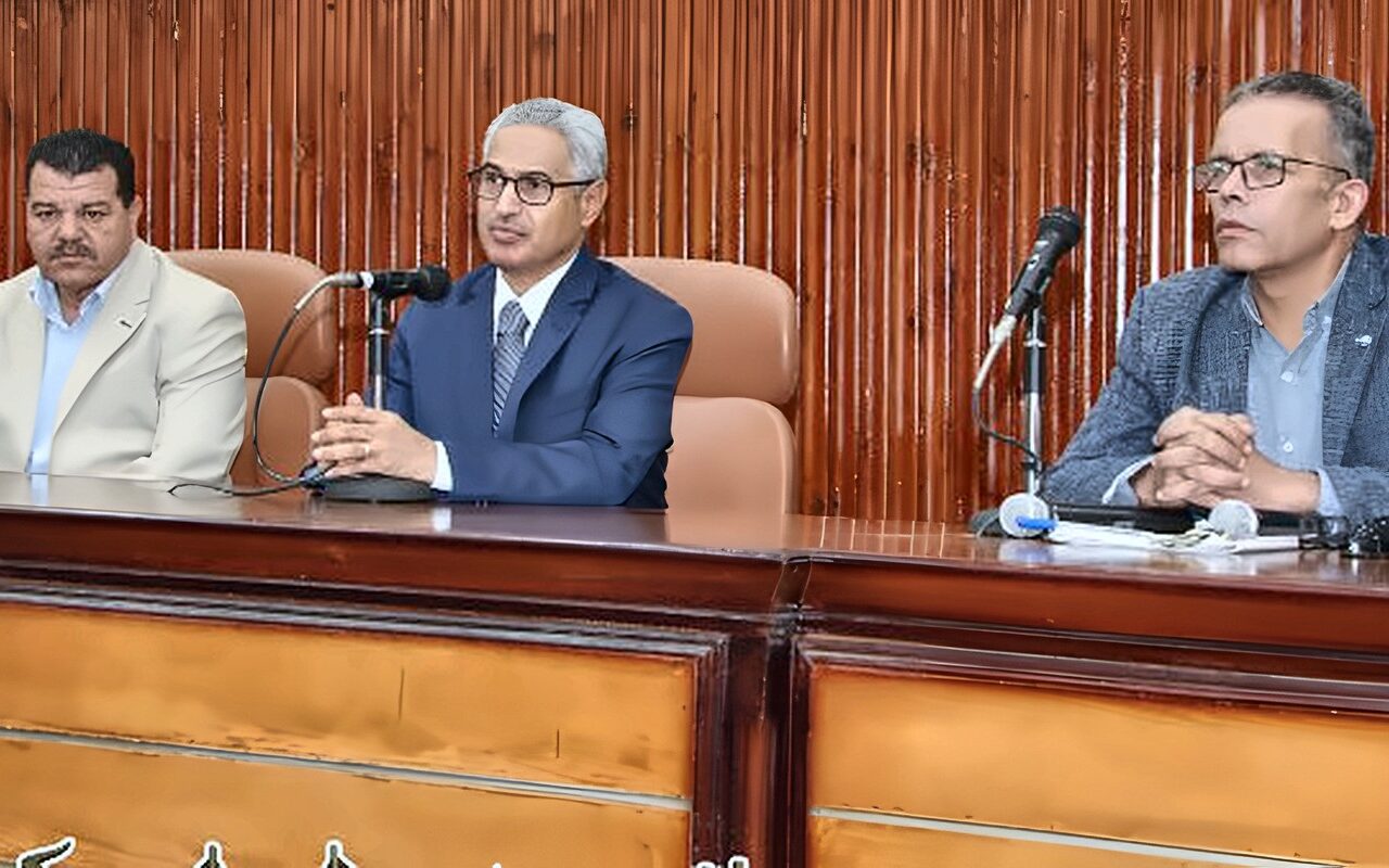 محافظ بني سويف يُتابع اختبارات إعداد قيادات الصفين الثاني والثالث