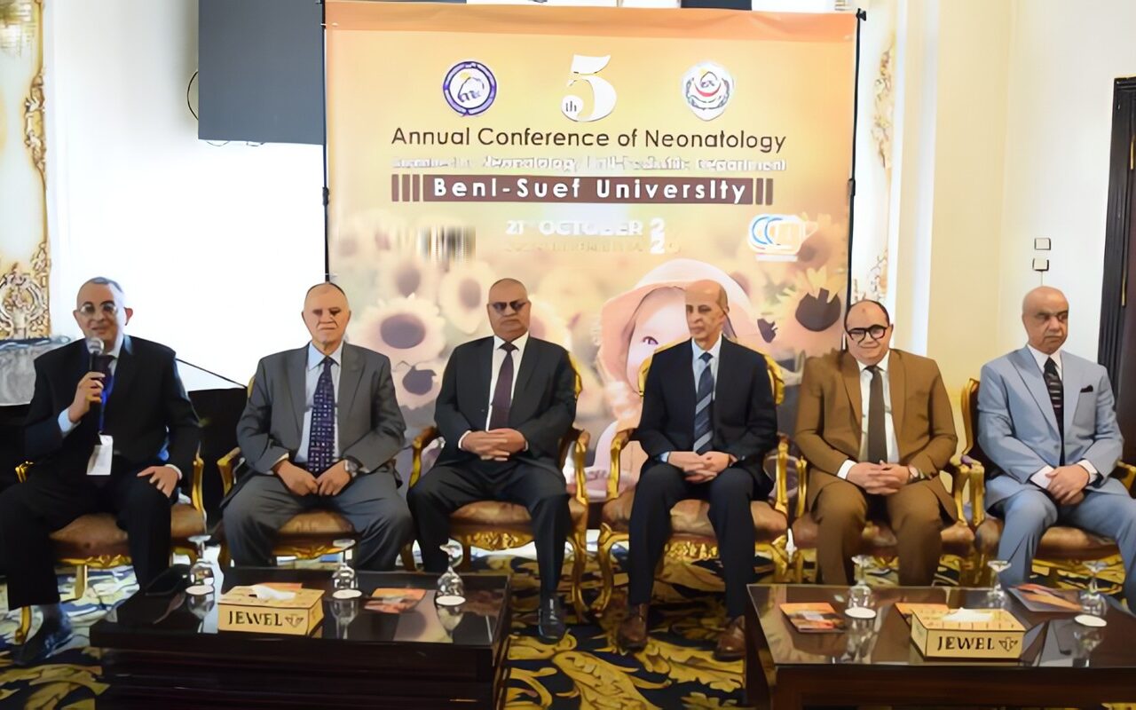 رئيس جامعة بني سويف يشهد فعاليات المؤتمر الخامس لطب الأطفال حديثي الولادة