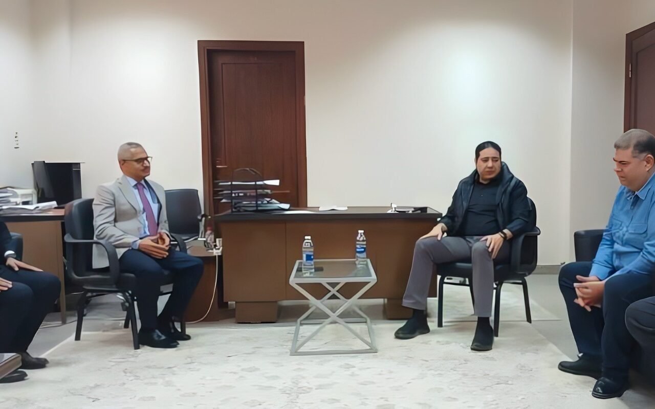 محافظ بني سويف يتابع مستجدات العمل بالمنطقة الصناعية بكوم أبو راضي