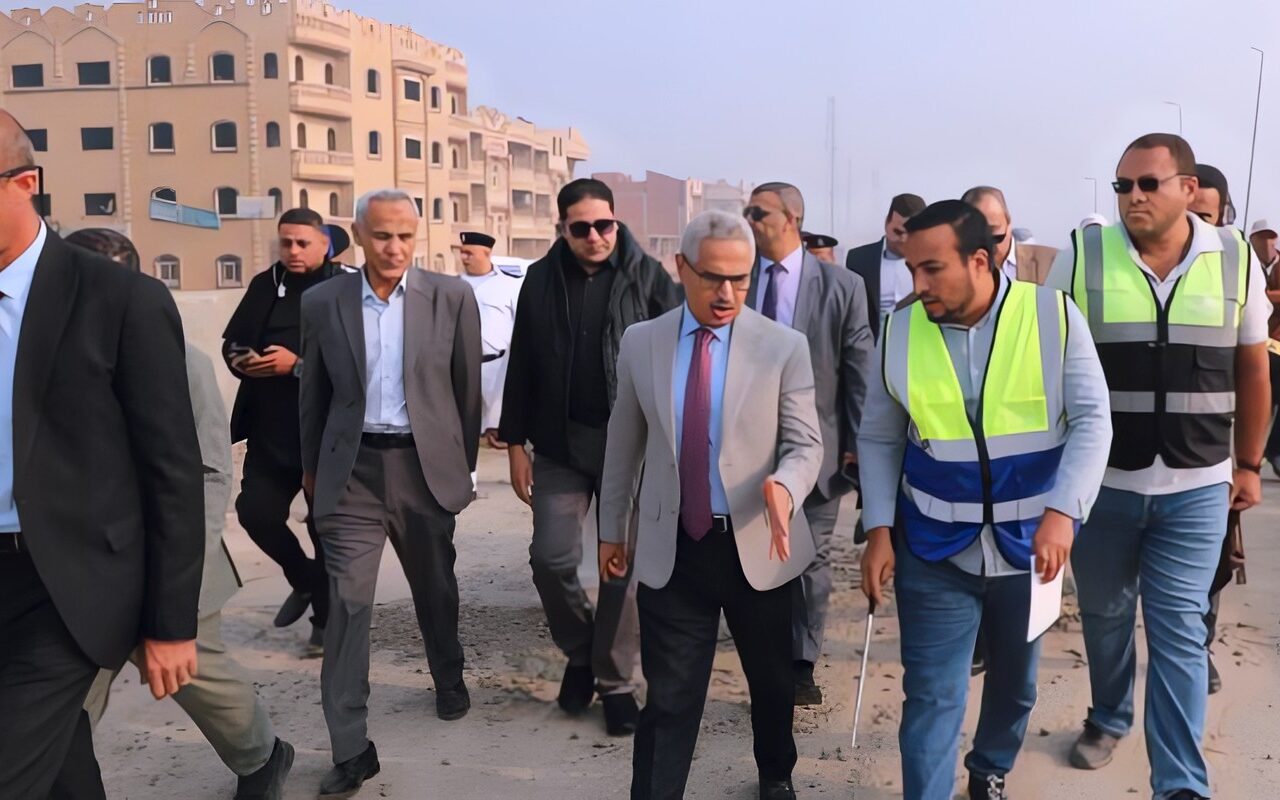 محافظ بني سويف يتابع تنفيذ المرحلة الثانية من كوبري الميمون وصيانة كوبري قشيشة