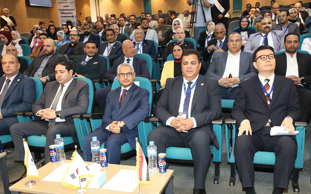 أهمية ربط التعليم باحتياجات الصناعة وتأهيل الشباب لوظائف المستقبل ببني سويف