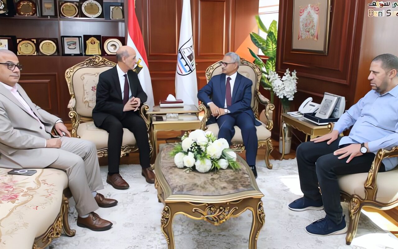 محافظ بني سويف ورئيس الجامعة يشهدان إطلاق استمارة حصر الظواهر المجتمعية بالمحافظة