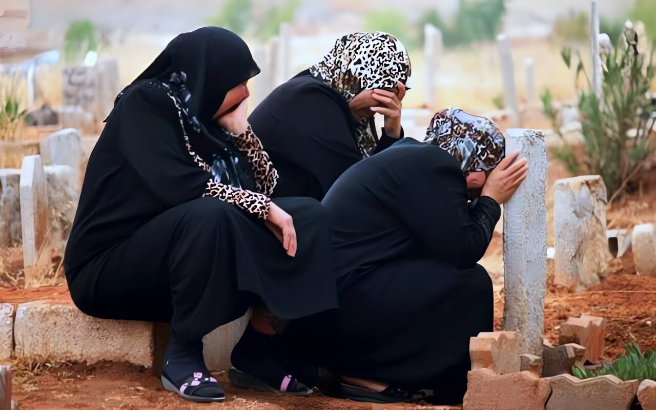 هل يشعر الميت بمن يحدثه؟.. دار الإفتاء تحسم الجدل
