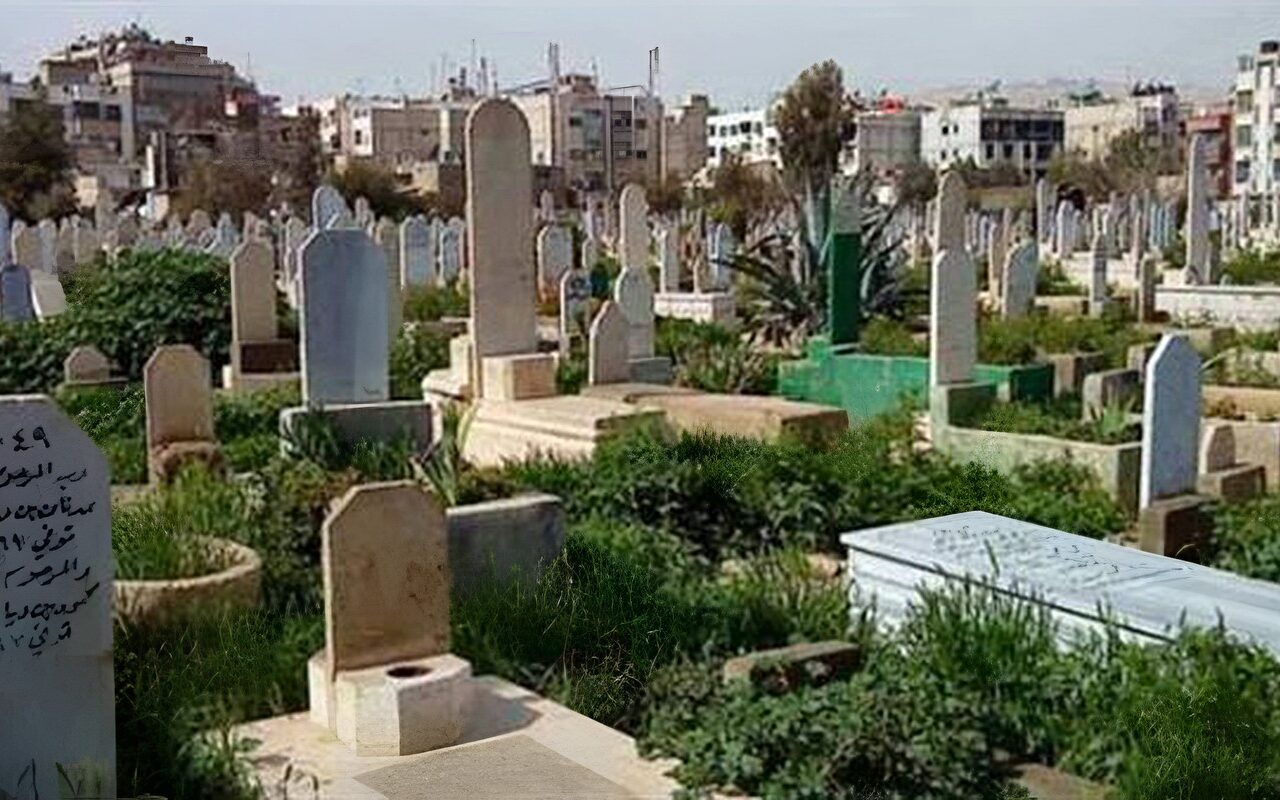 ما حكم شراء وتجهيز المقابر بنية الوقف واعتبارها صدقة جارية؟.. الإفتاء تجيب