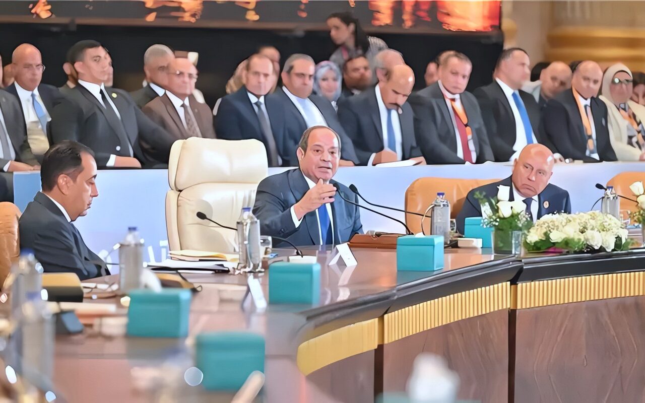 السيسي: يتعين إجراء بناء ديني متزن خاصة في قلوب الأطفال للقضاء على التطرف