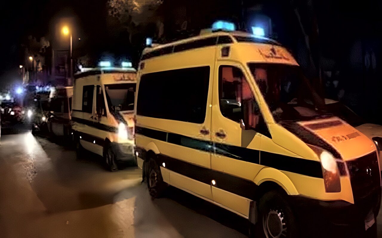 إصابة 6 أشخاص في انقلاب ميكروباص وسقوطه بمياه مصرف بالبحيرة