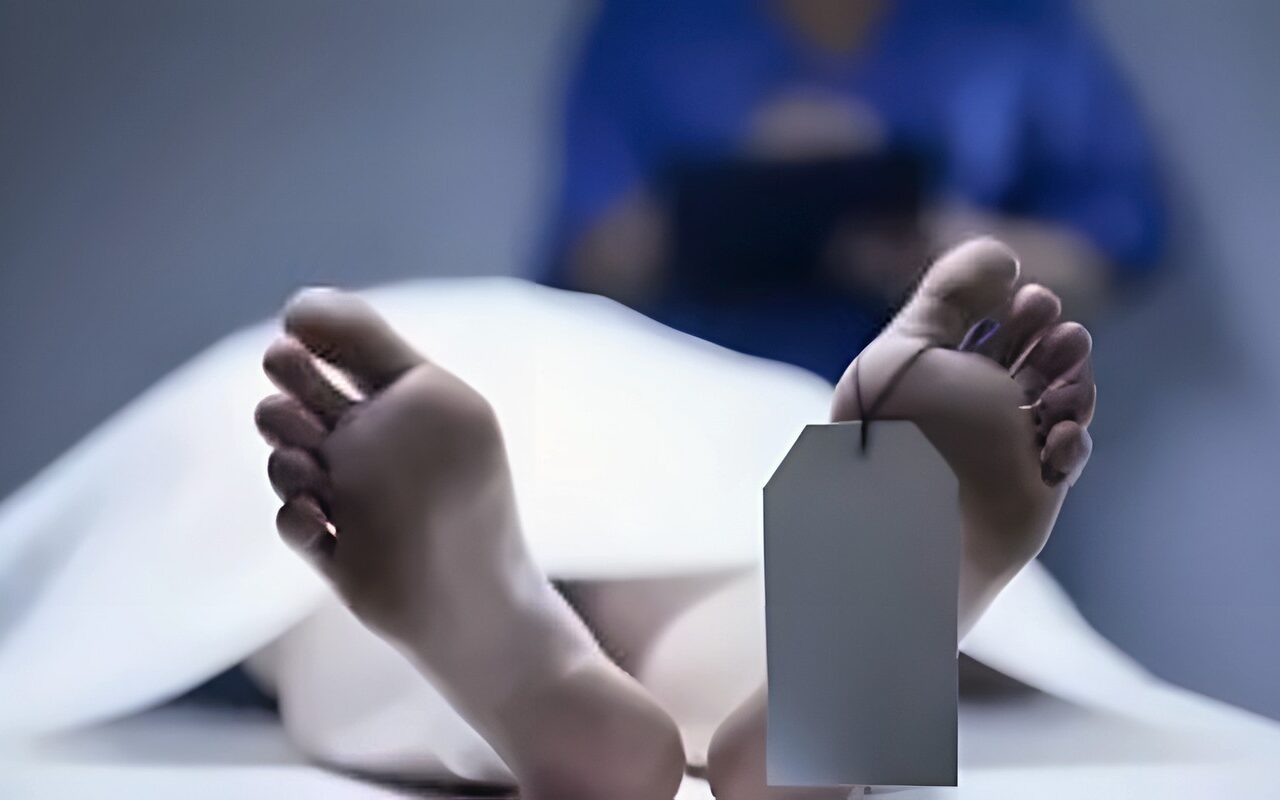 جريمة مروعة بالمطرية.. شاب ينهي حياة والده ويخفي جثمانه بالفريزر