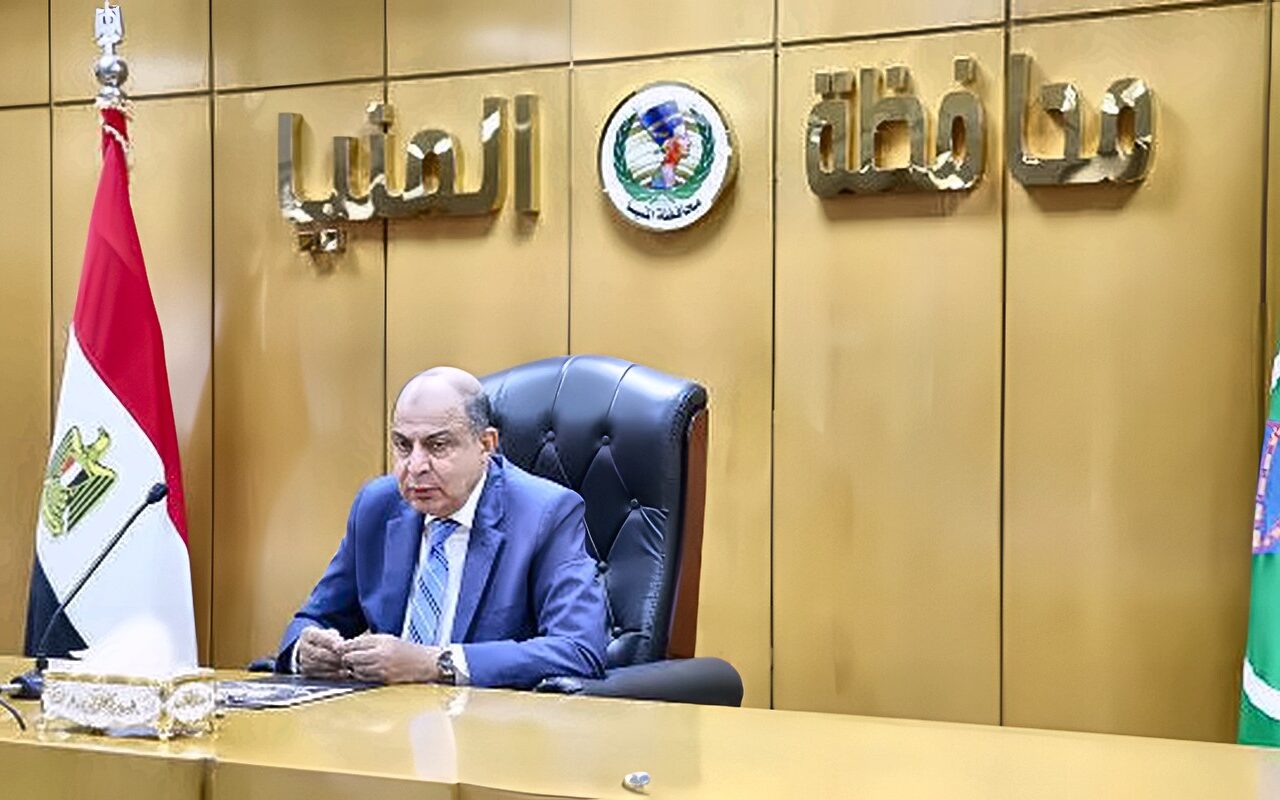 محافظ المنيا يوجه بتلبية احتياجات المواطنين وعلاج حالات إنسانية وتوفير فرص عمل