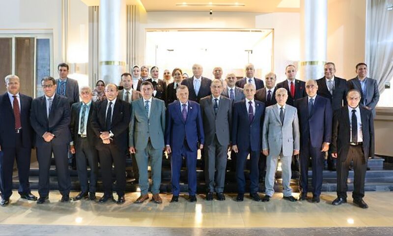 محافظ المنيا يبحث تعزيز التعاون مع النيابة الإدارية لترسيخ الانضباط الإدارى