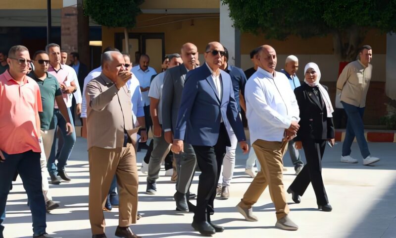 محافظ المنيا يتفقد تطوير مدرسة سمالوط الثانوية بنين