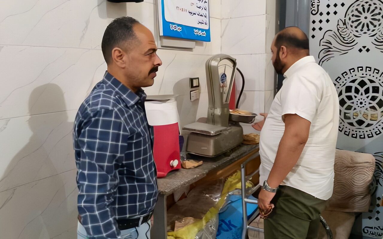 تحرير 285 مخالفة تموينية واسترداد 57 ألف جنيه لصالح مواطن بسبب عيوب صناعة بالمنيا