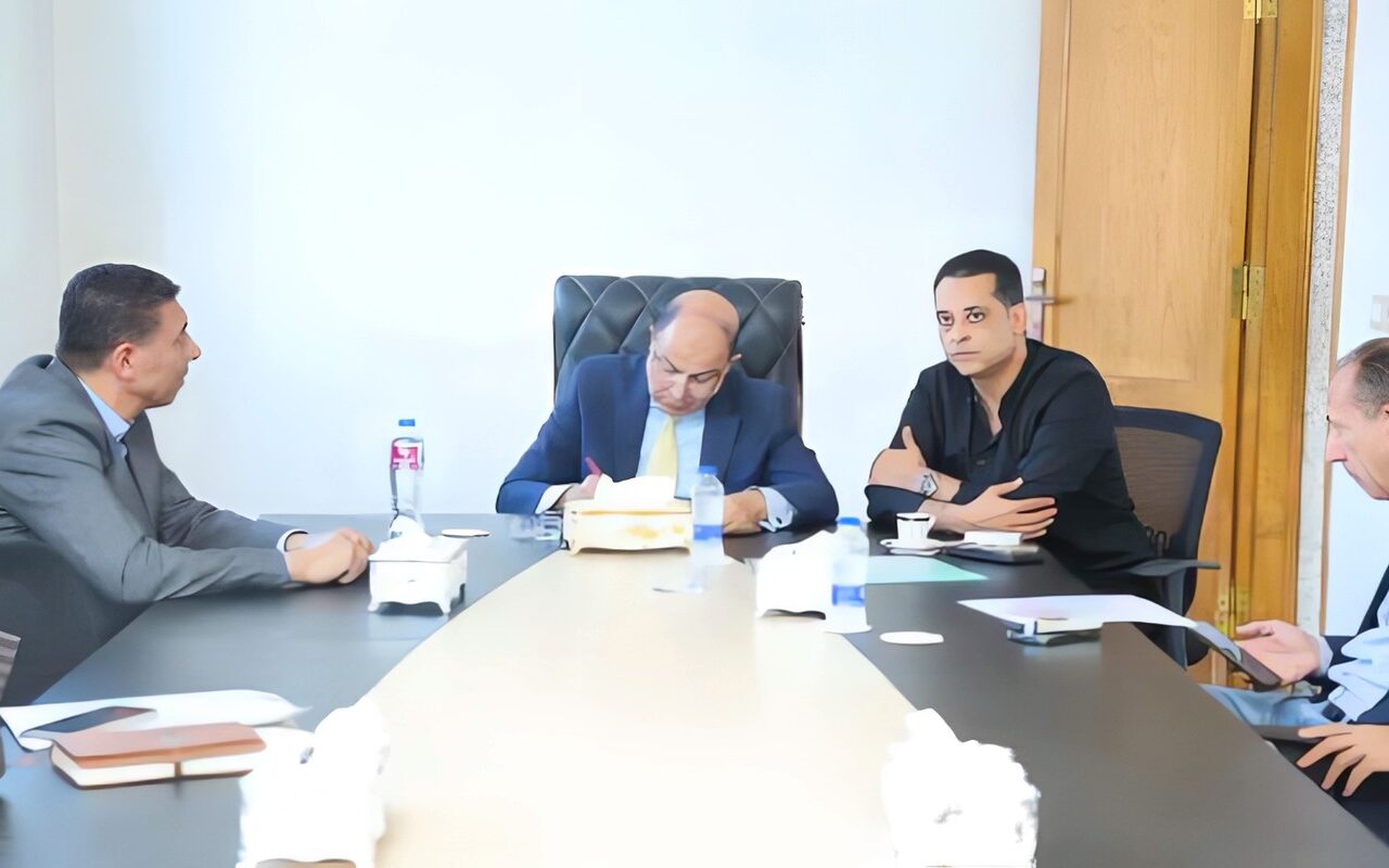 محافظ المنيا يلتقي أعضاء البرلمان لمناقشة مطالب المواطنين واحتياجاتهم