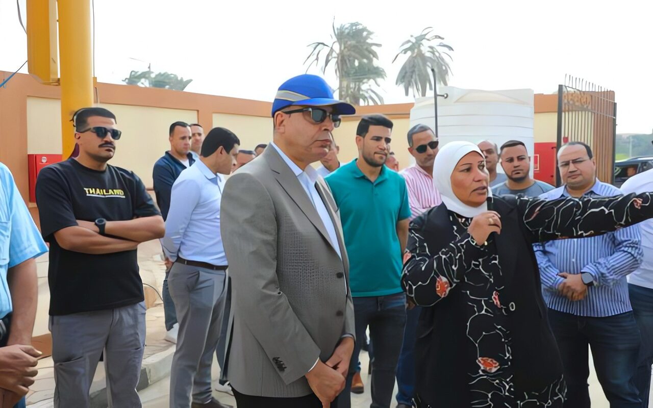 محافظ المنيا يتفقد محطتي رفع كفر خزام ونزلة سعيد للصرف الصحي