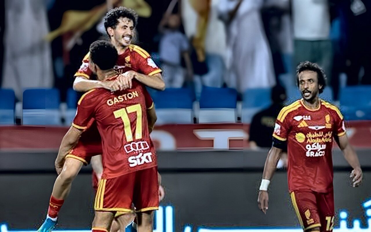 القادسية يفوز علي أبها 2-1 ويعتلي صدارة الدوري السعودي