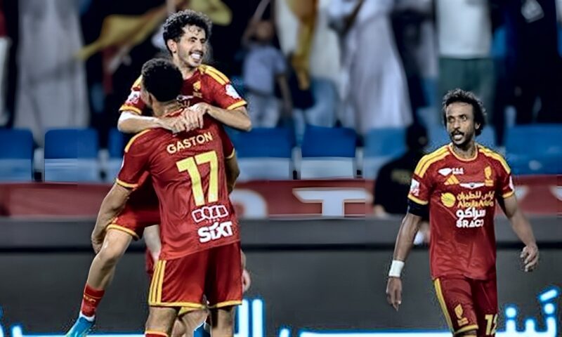 القادسية يفوز علي أبها 2-1 ويعتلي صدارة الدوري السعودي