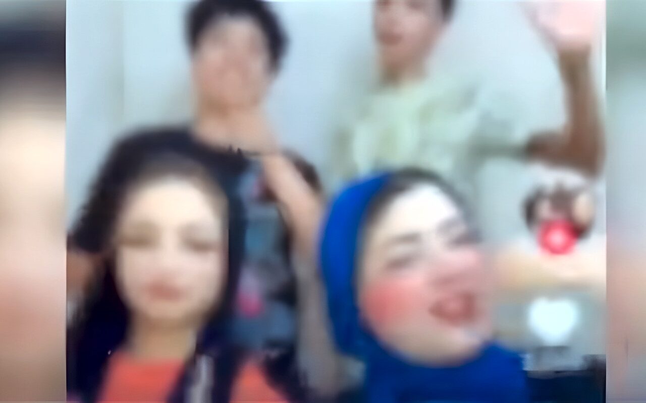بث مباشر مقابل الهدايا والأرباح، سقوط سيدة استغلت أفراد أسرتها في التسول الإلكتروني بالمحلة