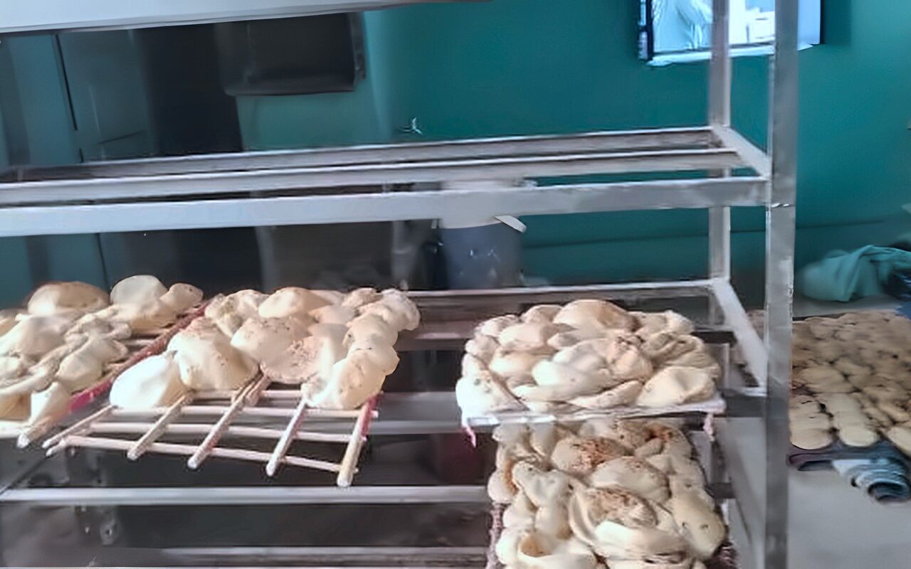 ضبط صاحب مخبز استولى على 16 جوال دقيق مدعم في حملة بالغربية