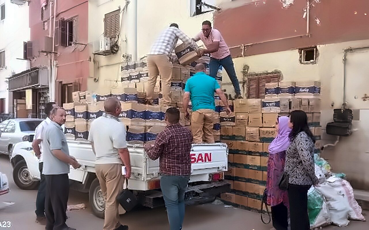 محافظ أسيوط: ضبط 409 كراتين مياه غير مدرجة بقائمة الآبار المرخصة وإعدام 25 كجم أغذية فاسدة