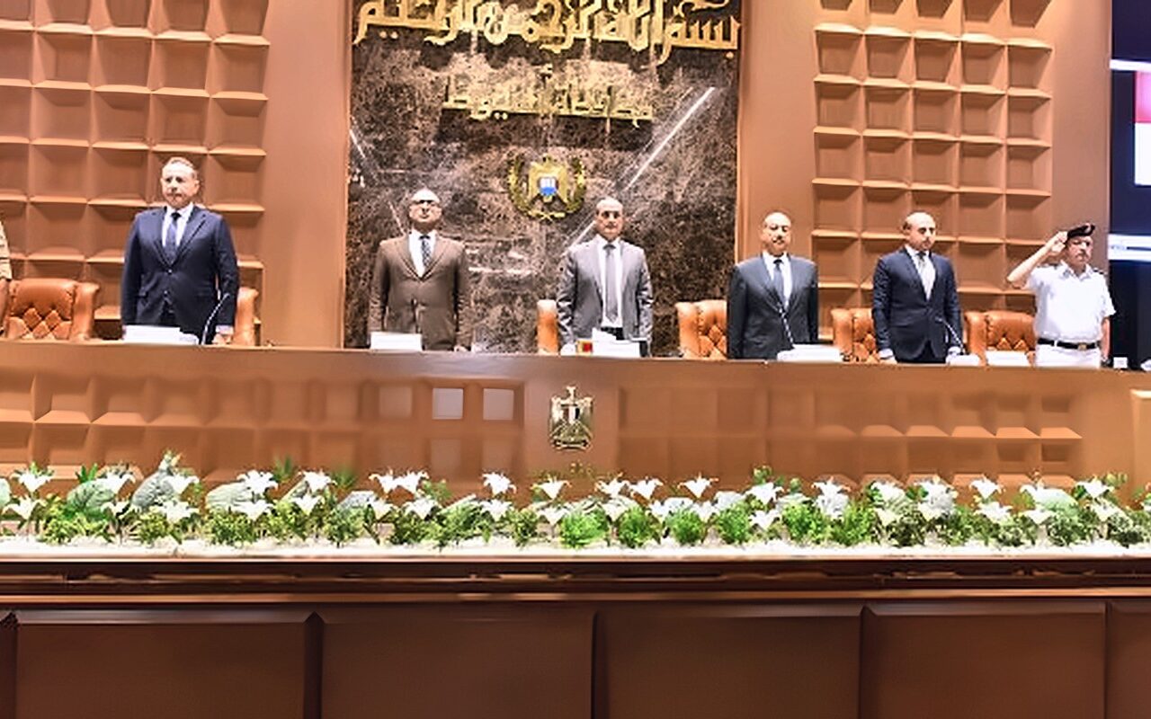 محافظ أسيوط يشهد ورشة عمل حول إجراءات السلامة أثناء الحفر قرب خطوط الغاز
