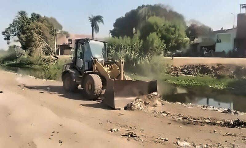 محافظ أسيوط: رفع مخلفات ونواتج تطهير الترع بقرى منقباد ودرنكة وريفا