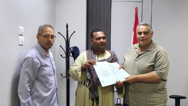 محافظ أسيوط: تسليم عقود تقنين أوضاع أملاك الدولة لمواطنين بمركز أبنوب