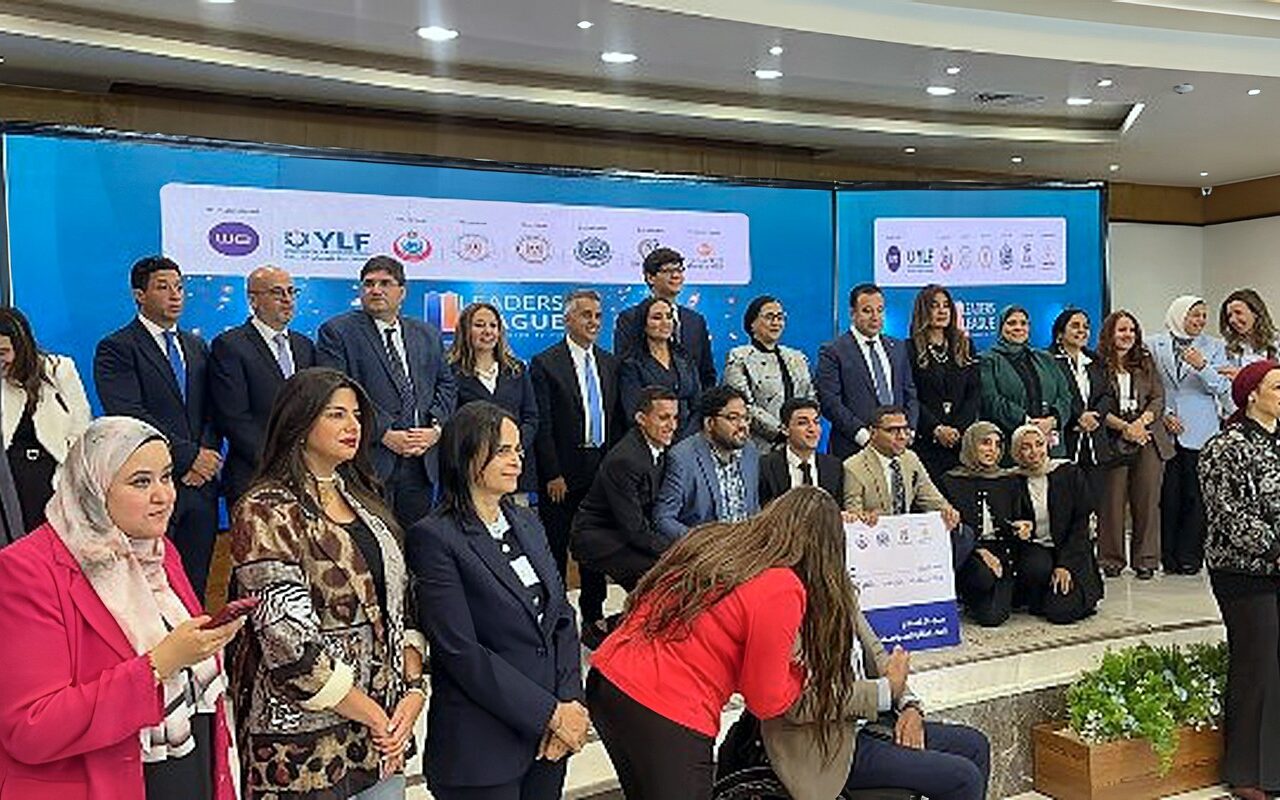 تجارة أسيوط الأولى بمسابقة قادة الأنشطة الطلابية بنموذج محاكاة منظمة التعاون الإسلامي