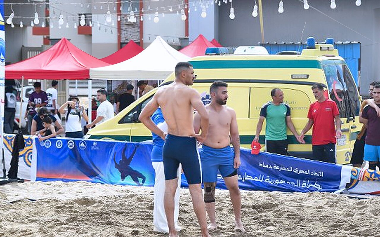 أسيوط تحصد 6 ميداليات في بطولة الجمهورية للمصارعة الشاطئية