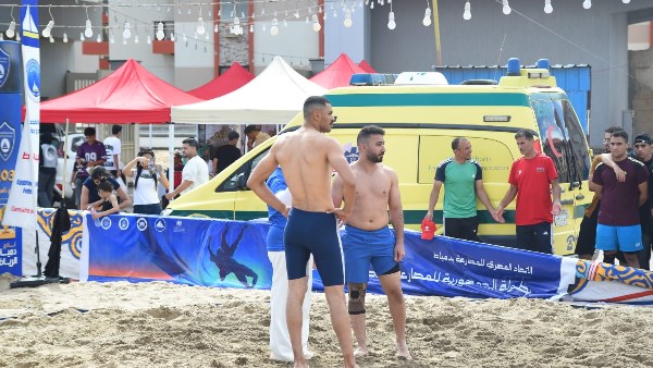 أسيوط تحصد 6 ميداليات في بطولة الجمهورية للمصارعة الشاطئية
