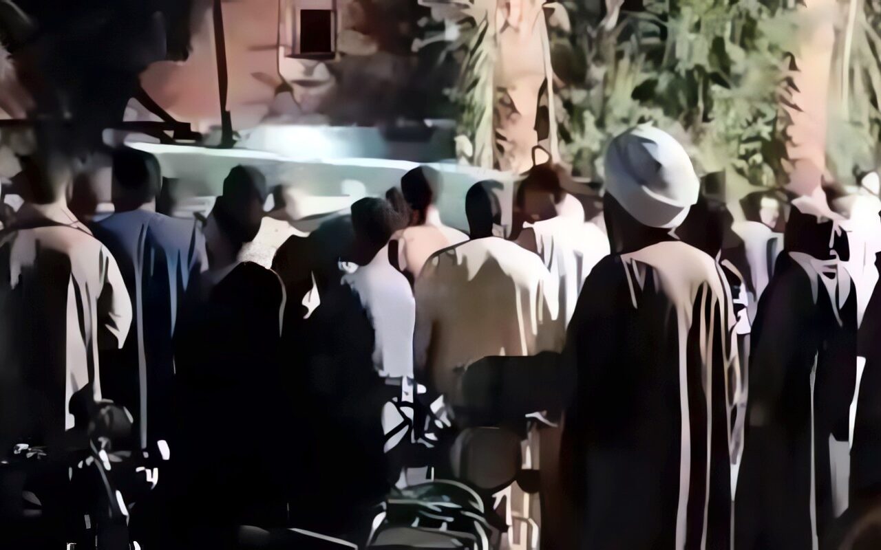3 نعوش من بيت واحد.. تشييع جثامين 3 شقيقات انهار عليهم منزلهم بأسيوط