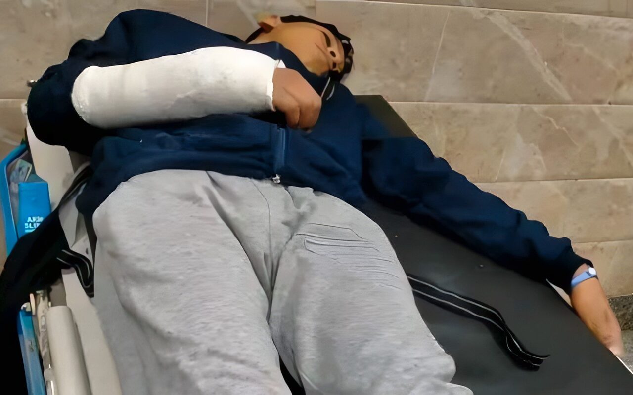 إحالة مدرس “حصة” للتحقيق بأسيوط بعد اتهامه بالتسبب في كسر ذراع طالب