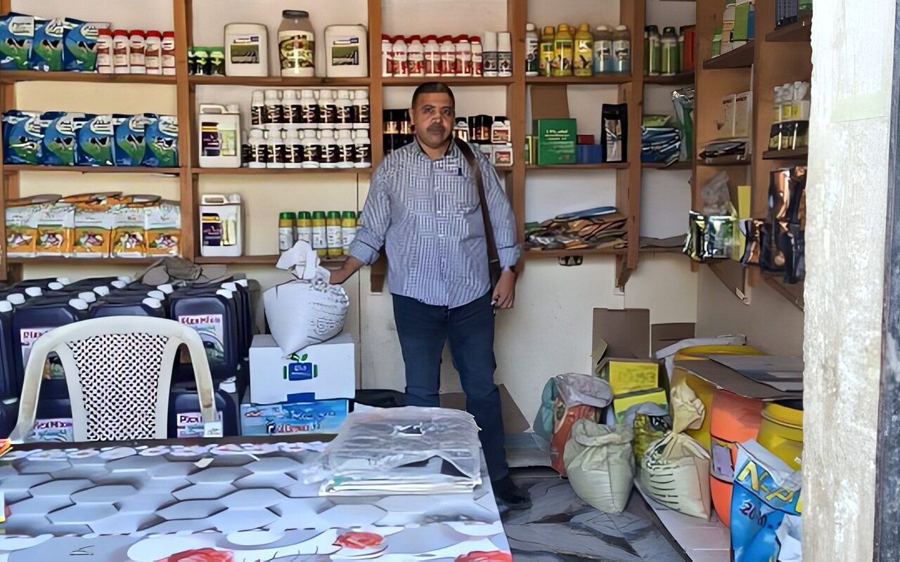 ضبط مبيدات مغشوشة ومحظورة داخل محل غير مرخص في الغنايم بأسيوط