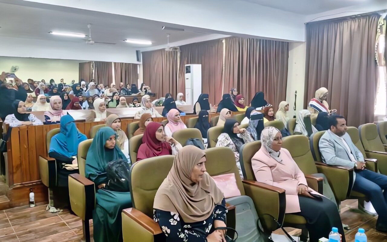 أسيوط: الشباب والرياضة تنظم ندوة لتعزيز وعي طالبات كلية البنات الإسلامية