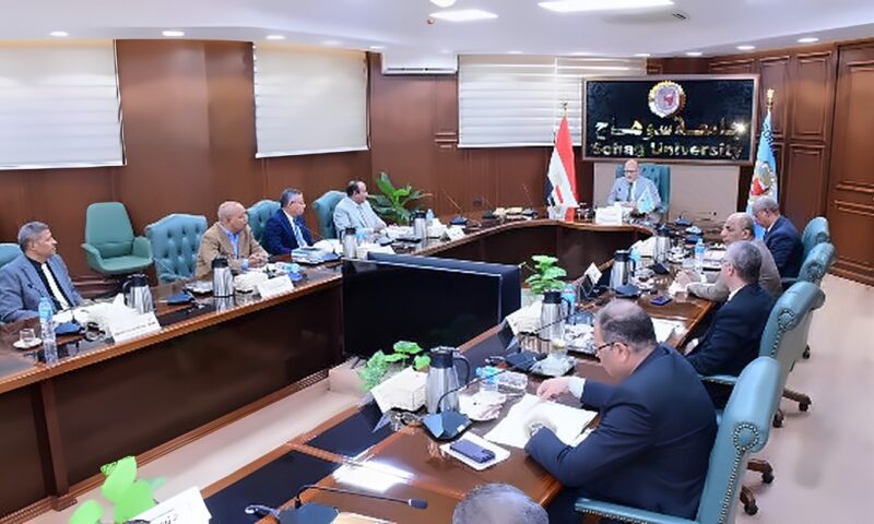 12 مليونًا و900 ألف جنيه مكافآت النشر العلمي للباحثين بجامعة سوهاج عن عام 2025