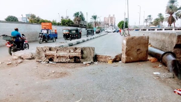 محافظ سوهاج يوجه بفتح حارة مرورية مغلقة بمدخل جرجا للقضاء على التكدس
