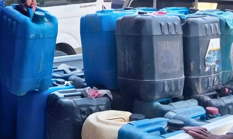 ضبط 5 أطنان بنزين 80 قبل بيعها في السوق السوداء خلال حملة مكبرة بمركز سوهاج