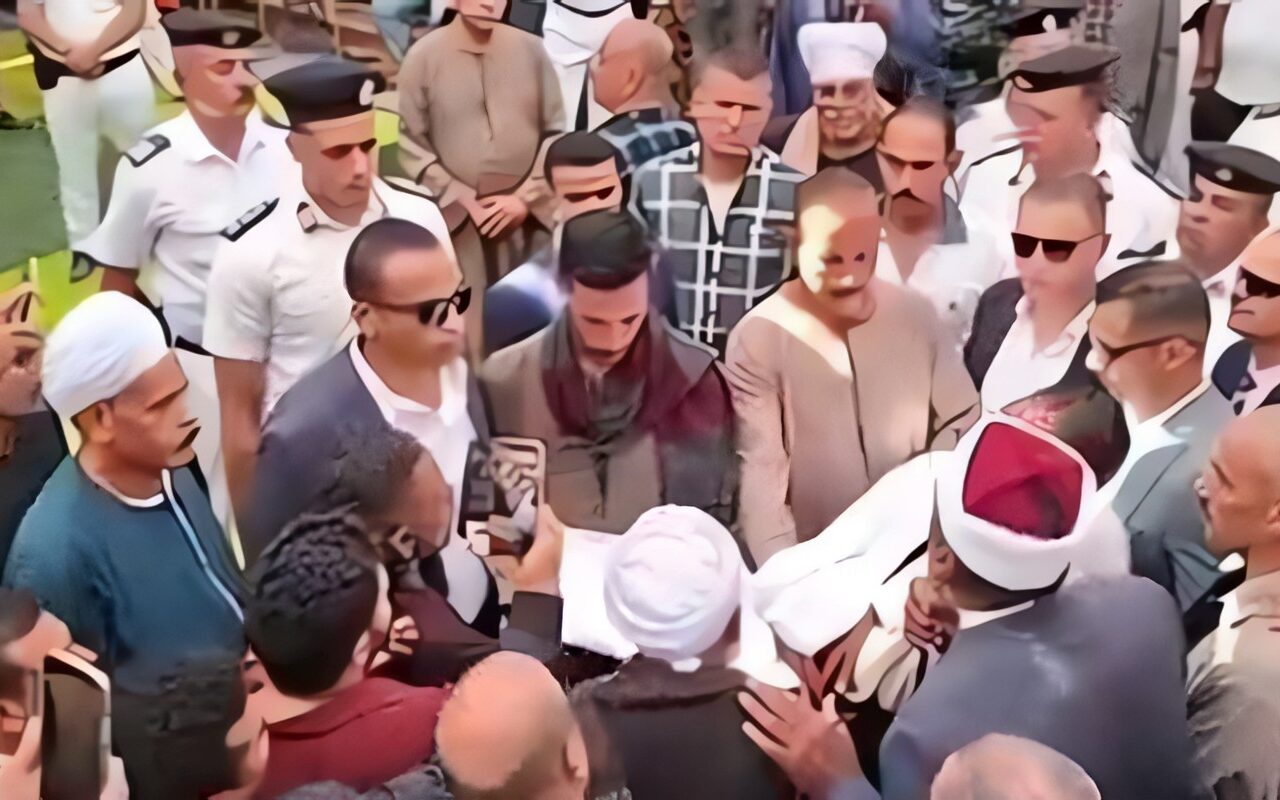 بعد خصومة بين عائلتين.. الخزندارية بطهطا تشهد الصلح بين آل عبد النعيم وآل عبد العزيز