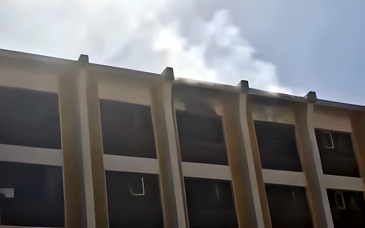 حريق بالطابق الرابع في مدرسة سوهاج الميكانيكية.. ماذا حدث داخل الفصل؟
