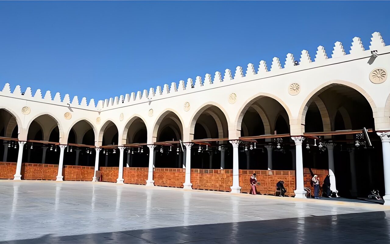 مواقيت الصلاة اليوم السبت، موعد أذان الظهر في القاهرة والمحافظات بالتوقيت الشتوي