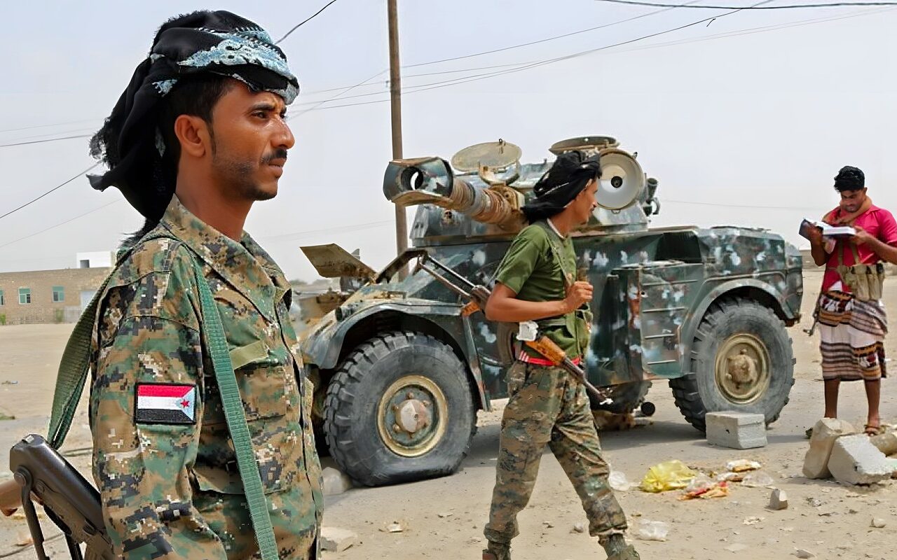خالد عكاشة: تقدم الجيش اليمني في باب المندب نجاح استراتيجي.. والحوثيون لا يزالون يهددون السعودية