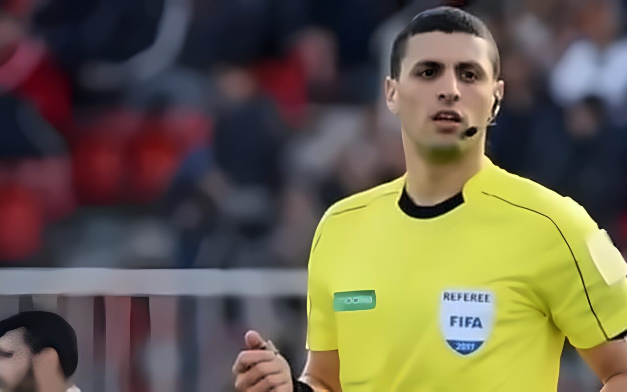 طاقم حكام جزائري لإدارة ودية مصر وجنوب أفريقيا بقيادة نبيل بوخالفة