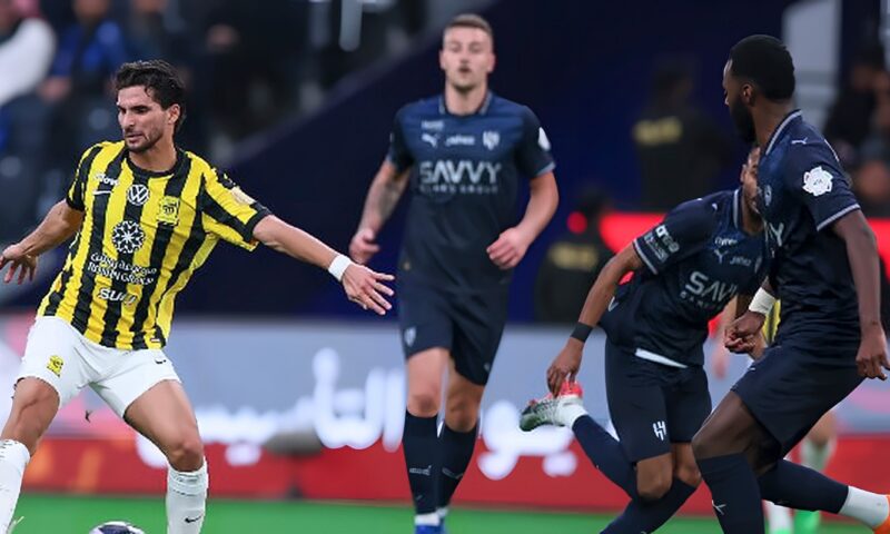 مارتينيلي وواتكينز يقودان هجوم الهلال أمام الاتحاد.. والنصيري يقود العميد