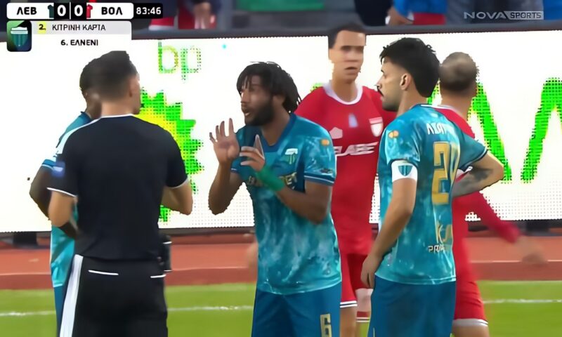 طرد محمد النني في ظهوره الأول مع ليفادياكوس بالدوري اليوناني