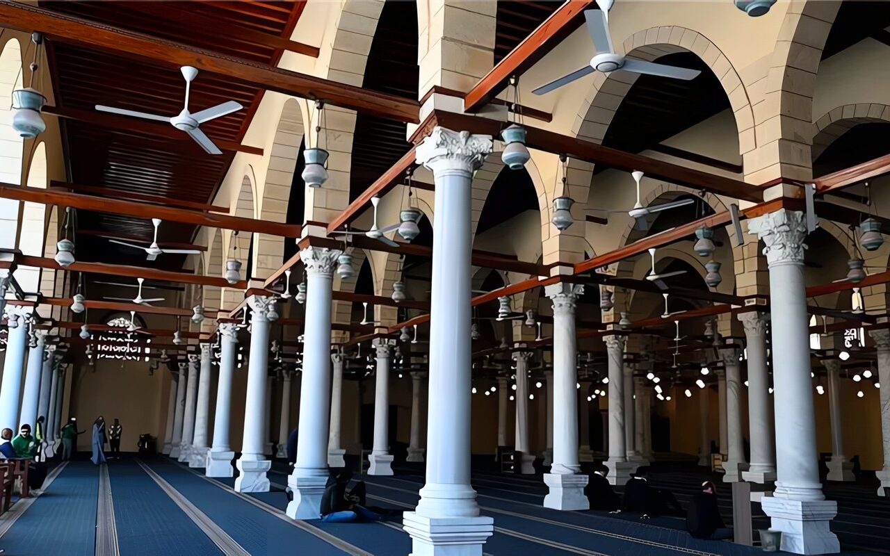 مواقيت الصلاة، موعد أذان الفجر اليوم السبت في القاهرة والمحافظات بالتوقيت الشتوي