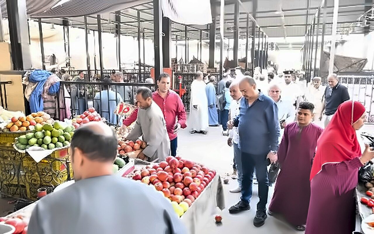 أخبار قنا| حملة مكبرة لضبط الأوضاع بسوق نجع حمادي الحضاري.. شهامة مدرس تنقذ مسنا وطفـ.لين من الغرق بترعة المراشدة